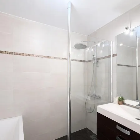 M031 Joli T3 Centre D'annemasse Appartement *